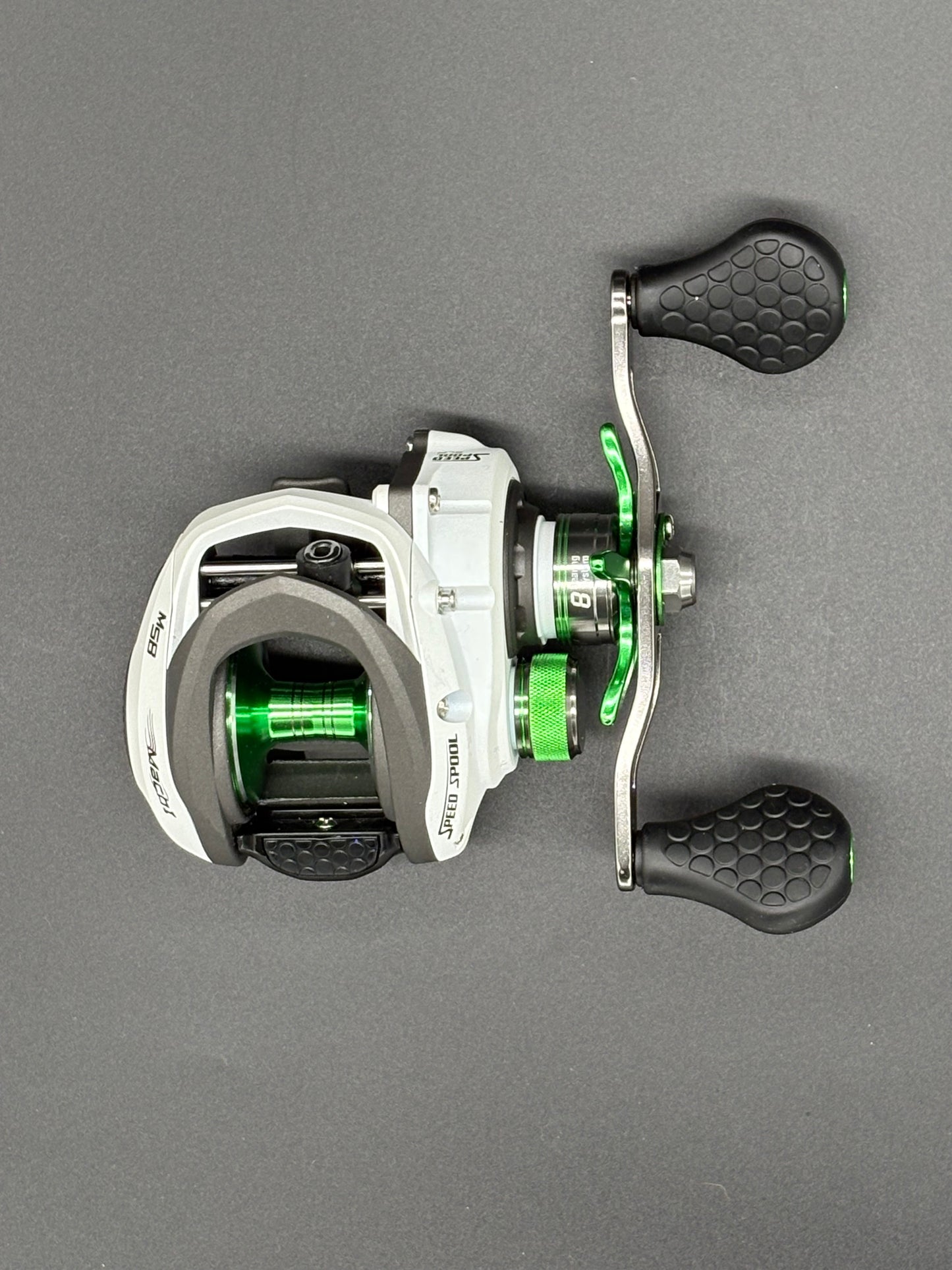 Lews MACH l Bait Caster Right Hand