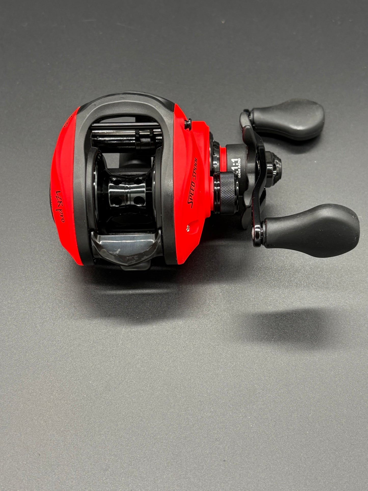 Lews LZR PRO Red Bait Caster Right Hand