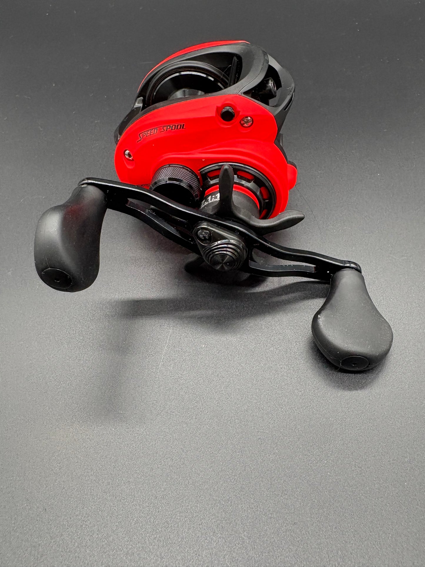 Lews LZR PRO Red Bait Caster Right Hand