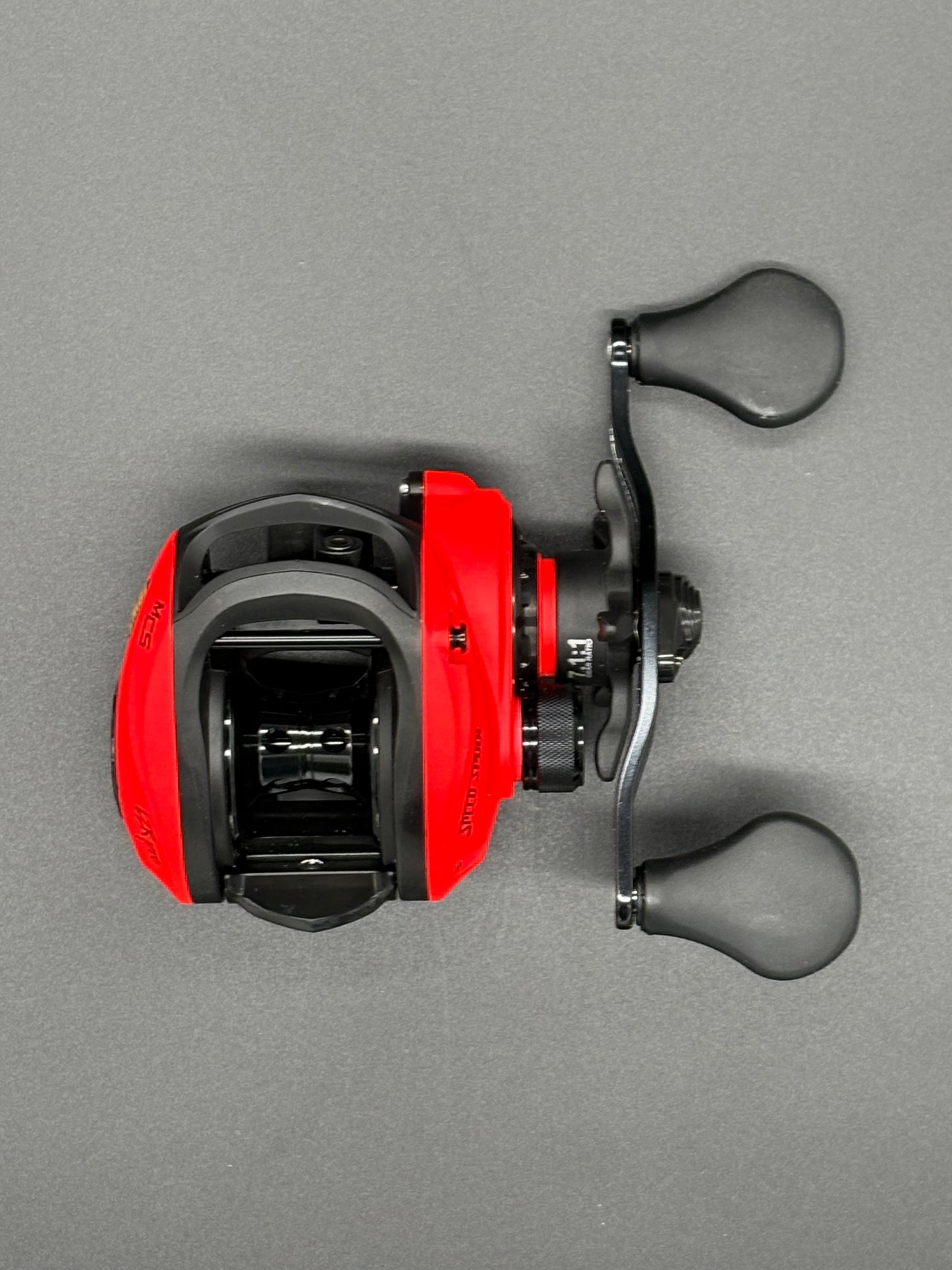 Lews LZR PRO Red Bait Caster Right Hand