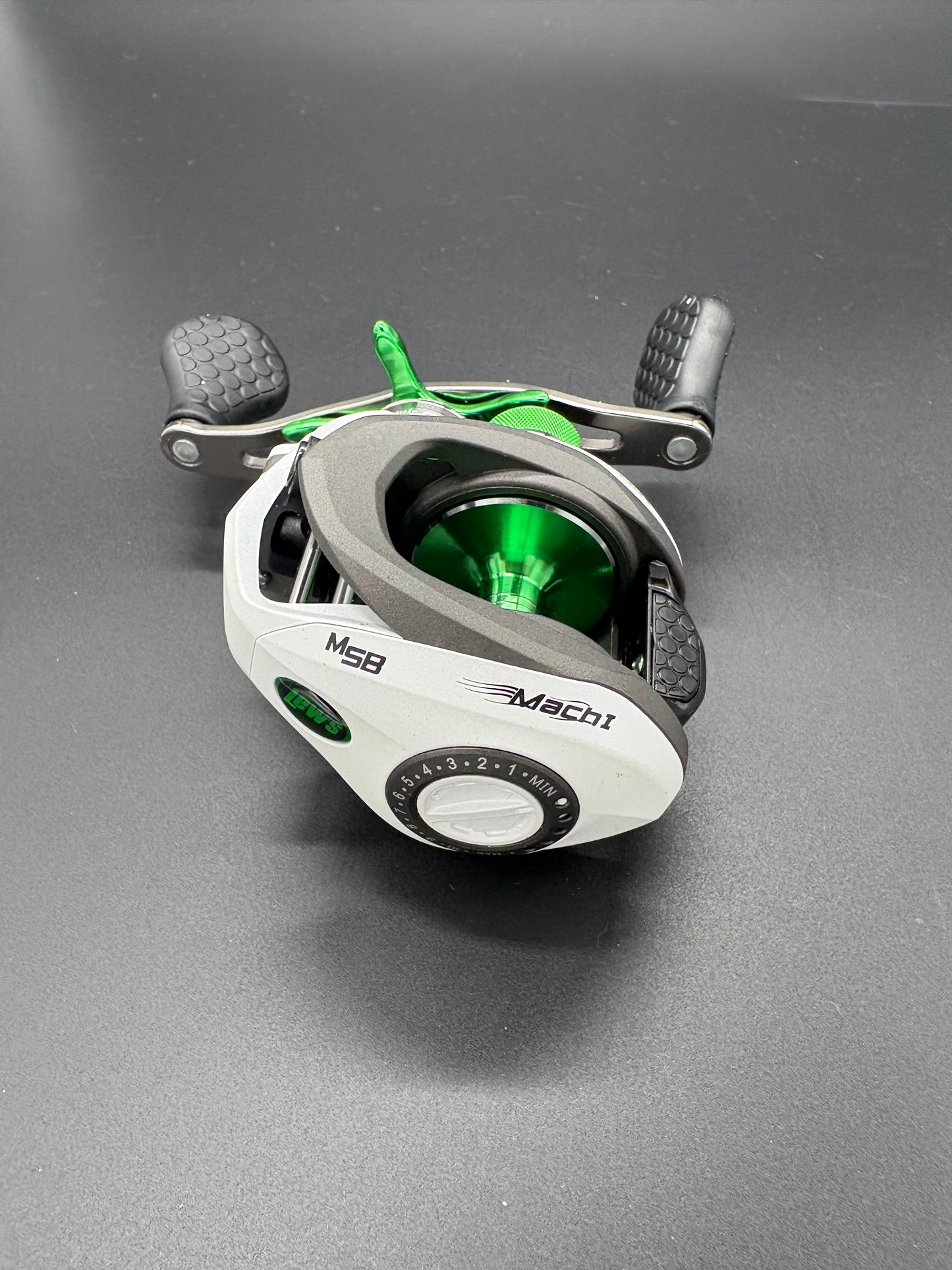 Lews MACH l Bait Caster Right Hand