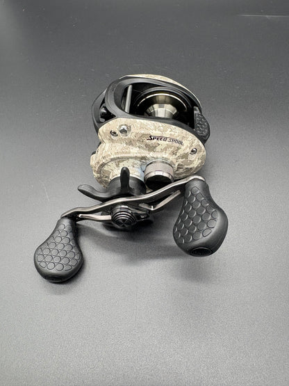 Lews American Hero Camo Bait Caster Left Hand