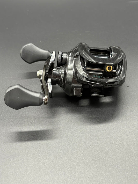 Abu Garcia Vengeance Black Bait Caster Right Hand