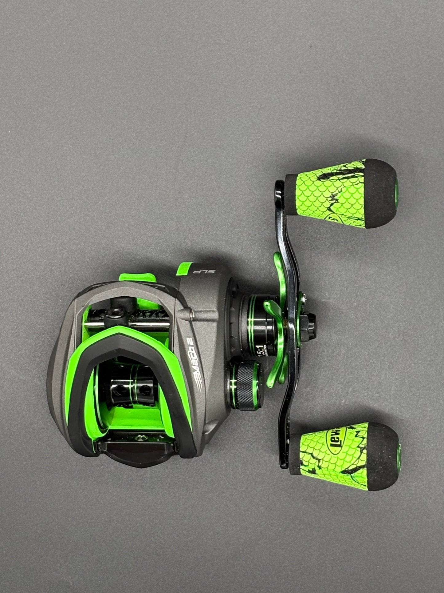 Lews MACH ll Bait Caster Reels Right Hand