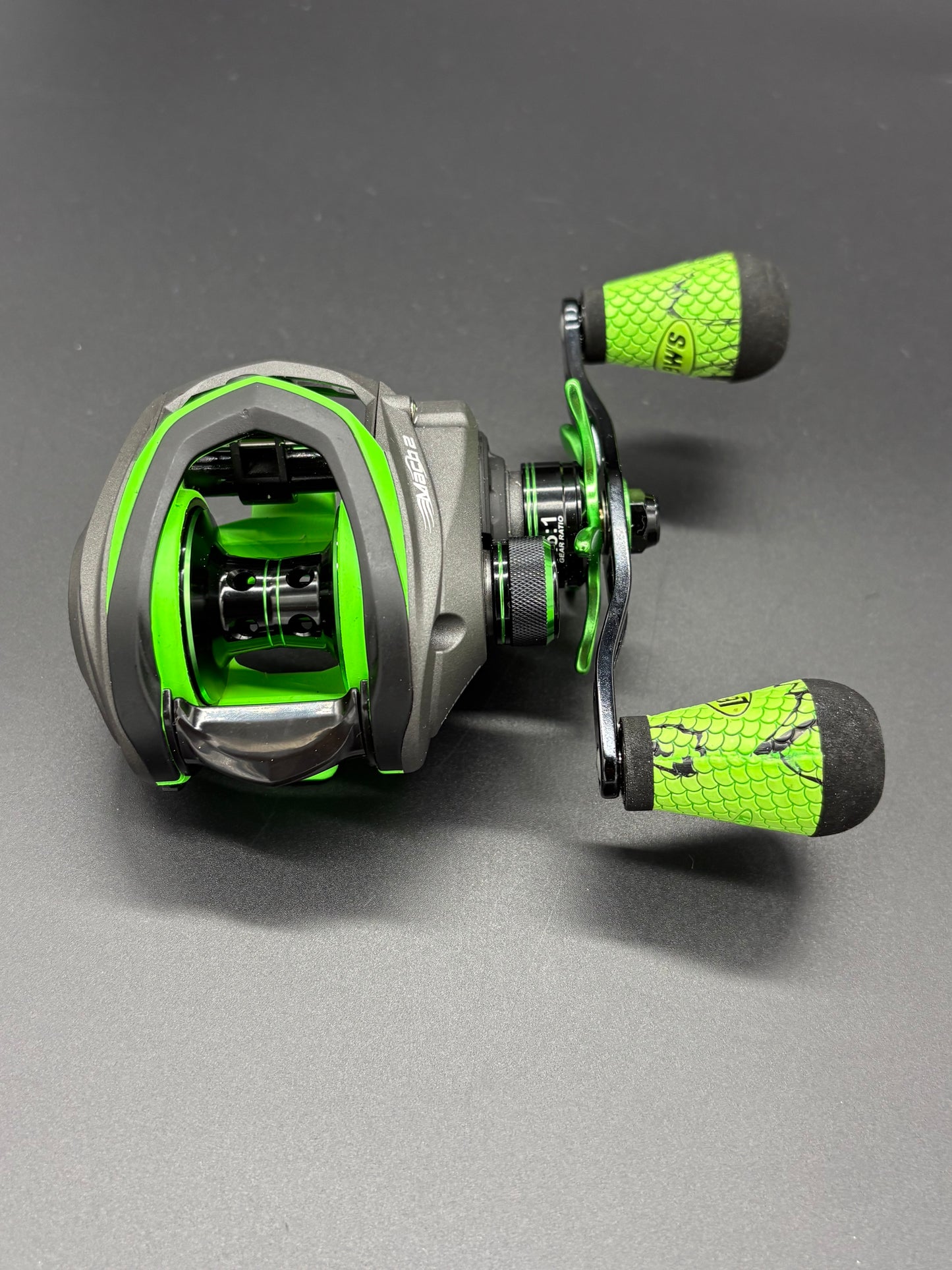 Lews MACH ll Bait Caster Reels Right Hand
